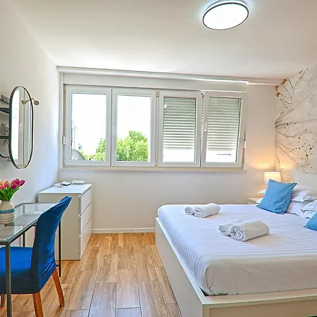 A&a Apartment *